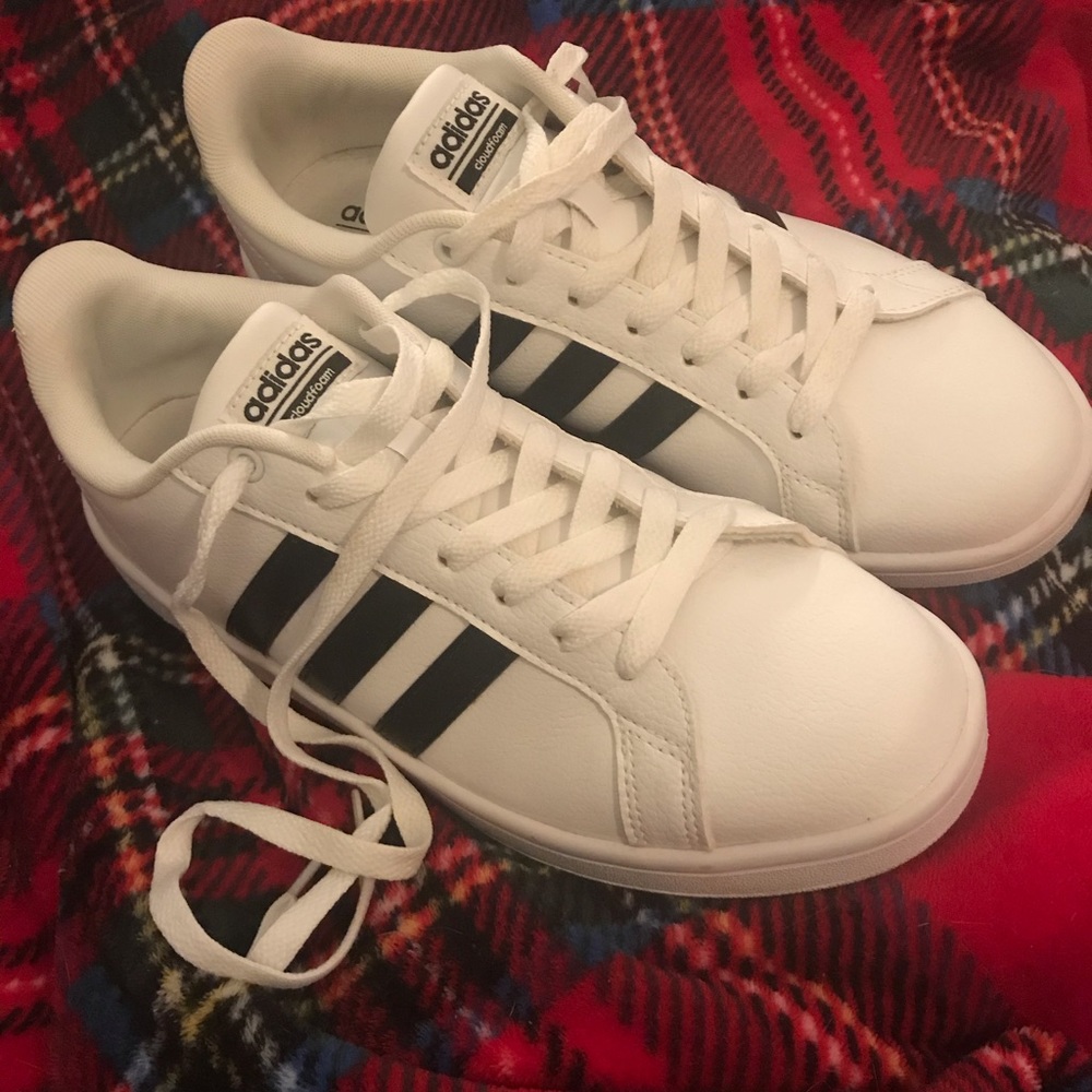 Adidas Grand Court Sneakers